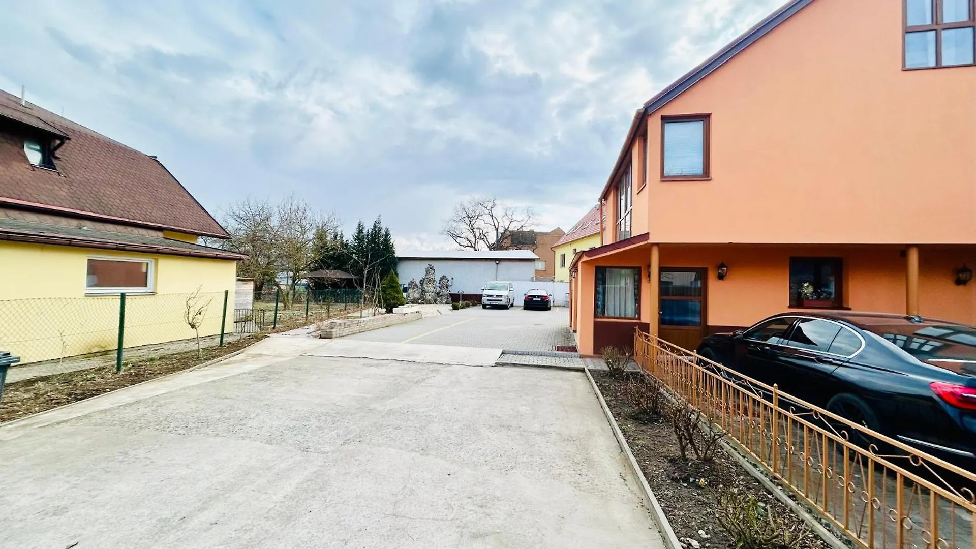 Villa Apartments With Free Parking Prague 5 0*,