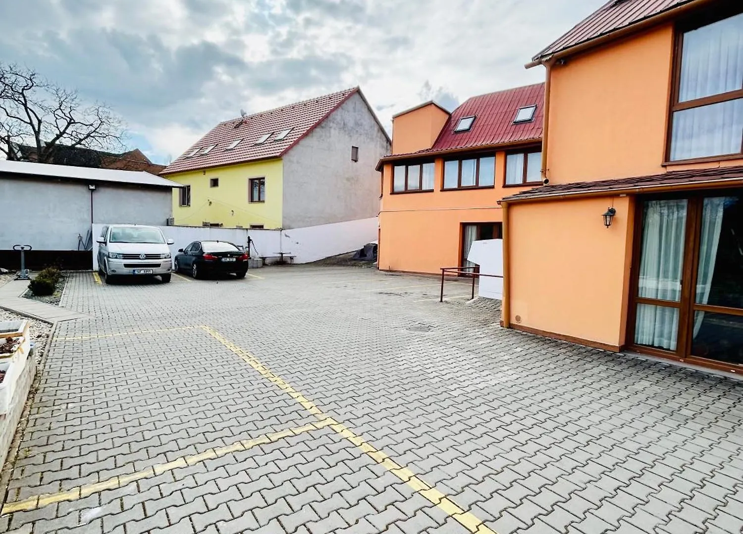 Villa Apartments With Free Parking Prague 5